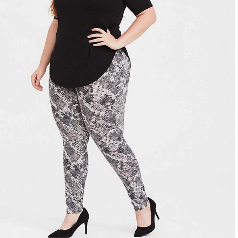 Snakeprint jeggings